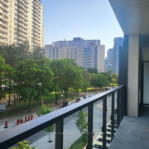 Property Photo: 575 Bloor Street E 306 ON M4W 0B2