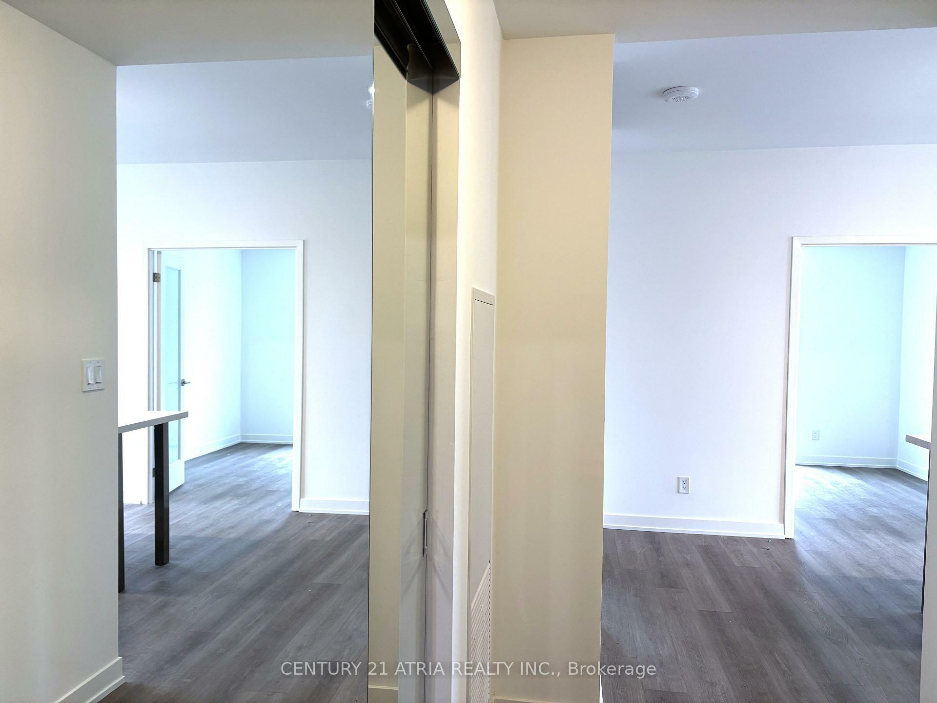 Property Photo: 292 Verdale Crossing 803 ON L6G 0H6