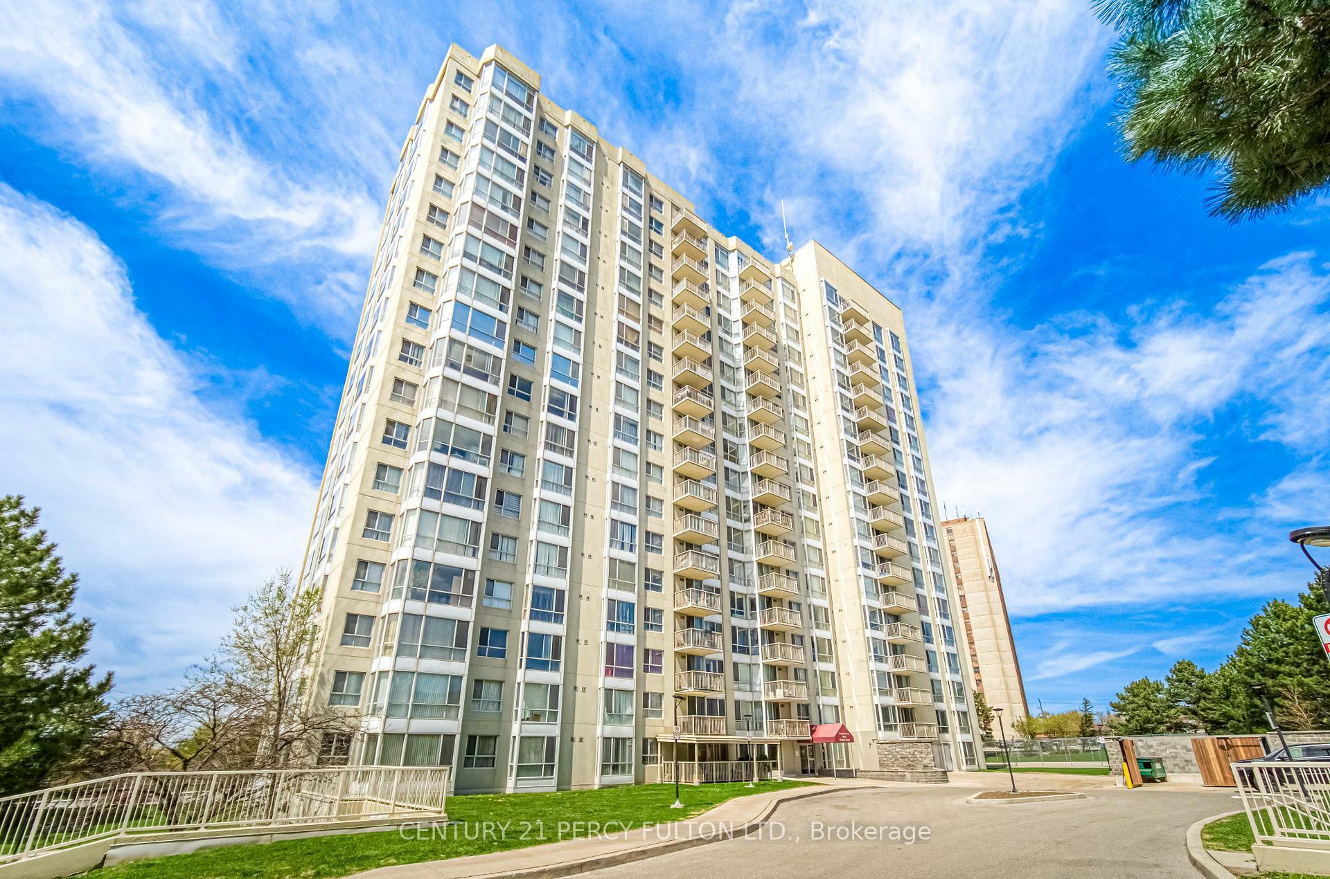Photo de la propriété: 3077 Weston Road 2009 R3 ON M9M 3A1