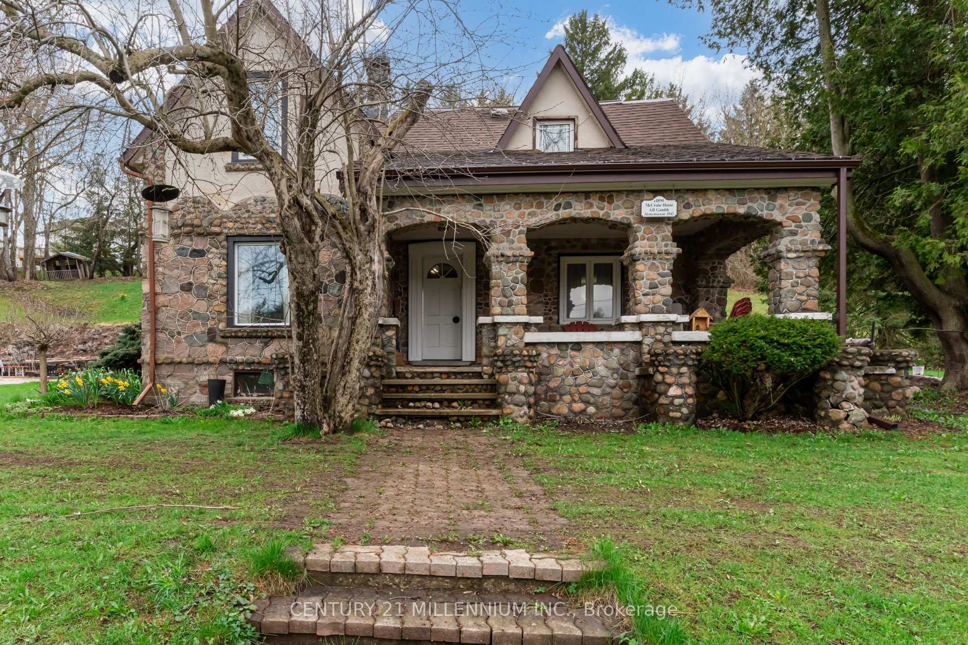 Property Photo: 122 Water Street ON L9W 5X5