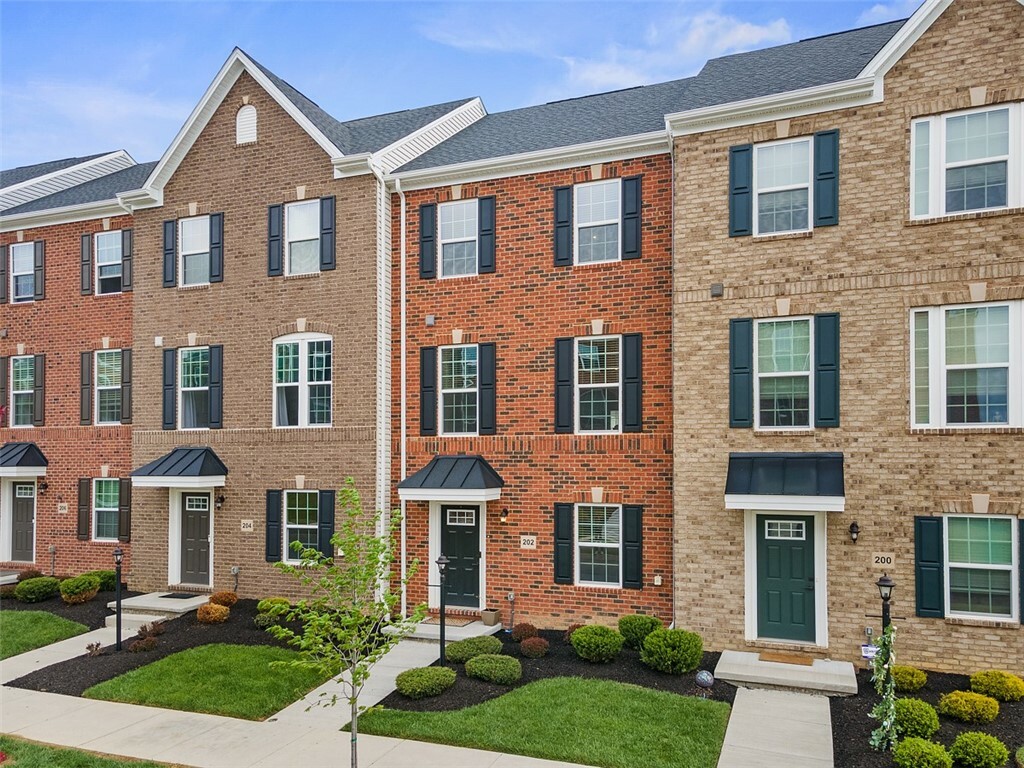 Property Photo: 202 Amon St PA 16066