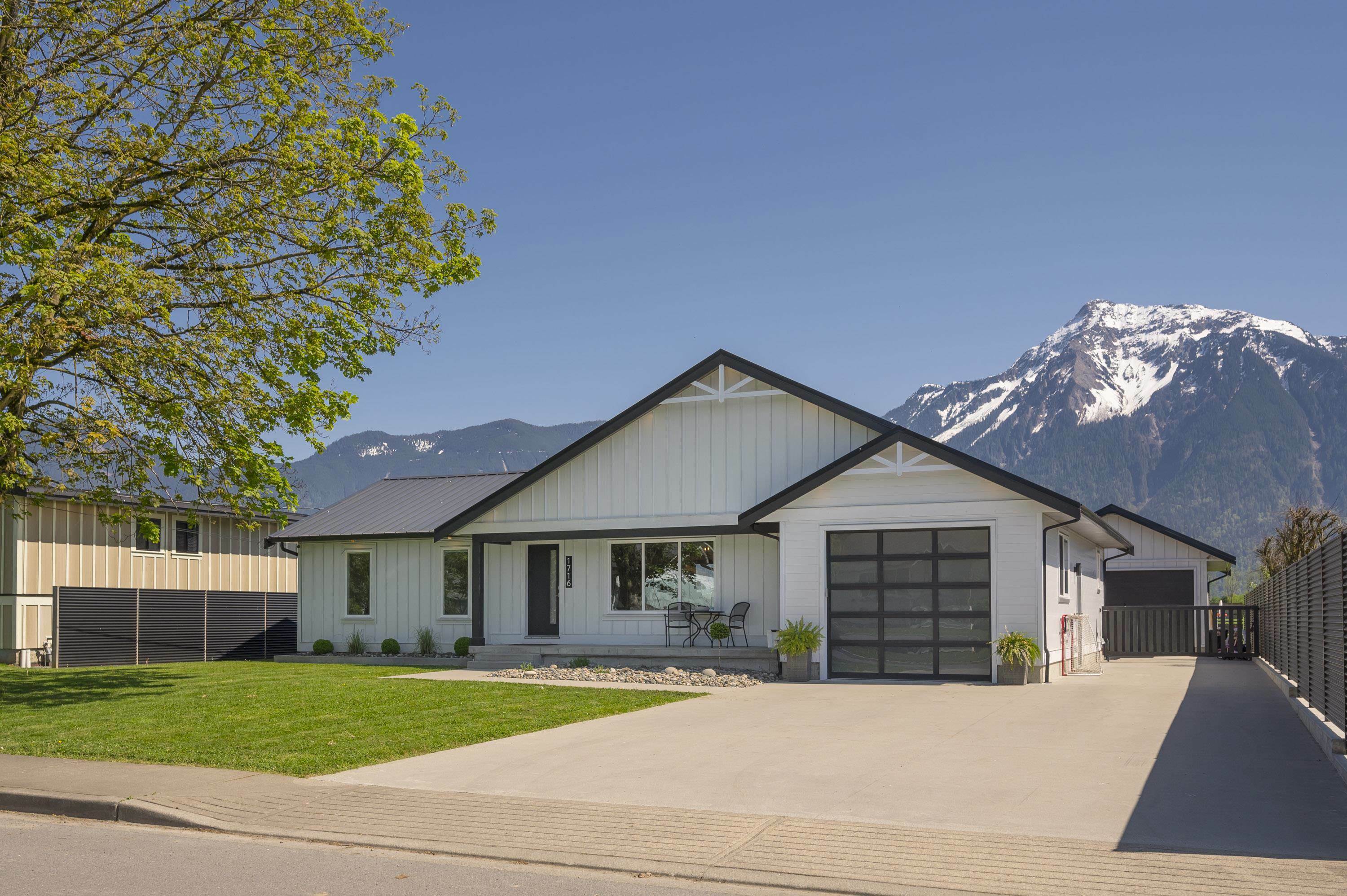Property Photo: 1716 Agassiz Avenue BC V0M 1A3