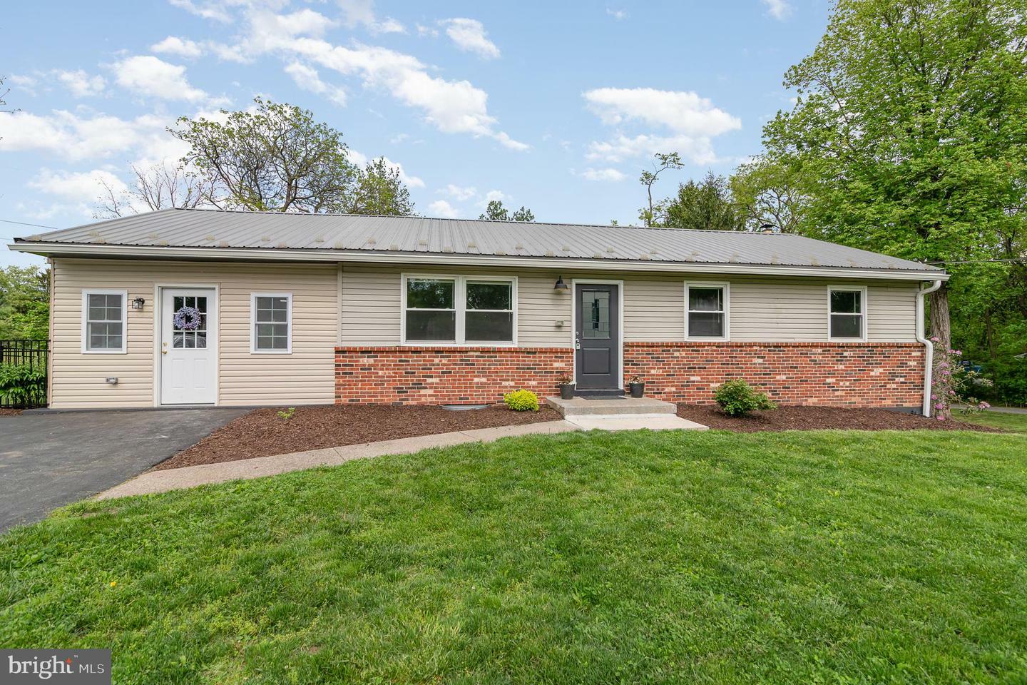 Property Photo: 1621 Miller Road PA 17018
