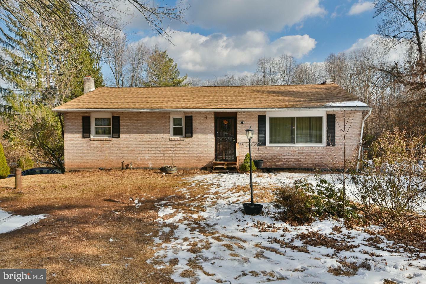 Property Photo: 1372 Laurelwood Road PA 19465