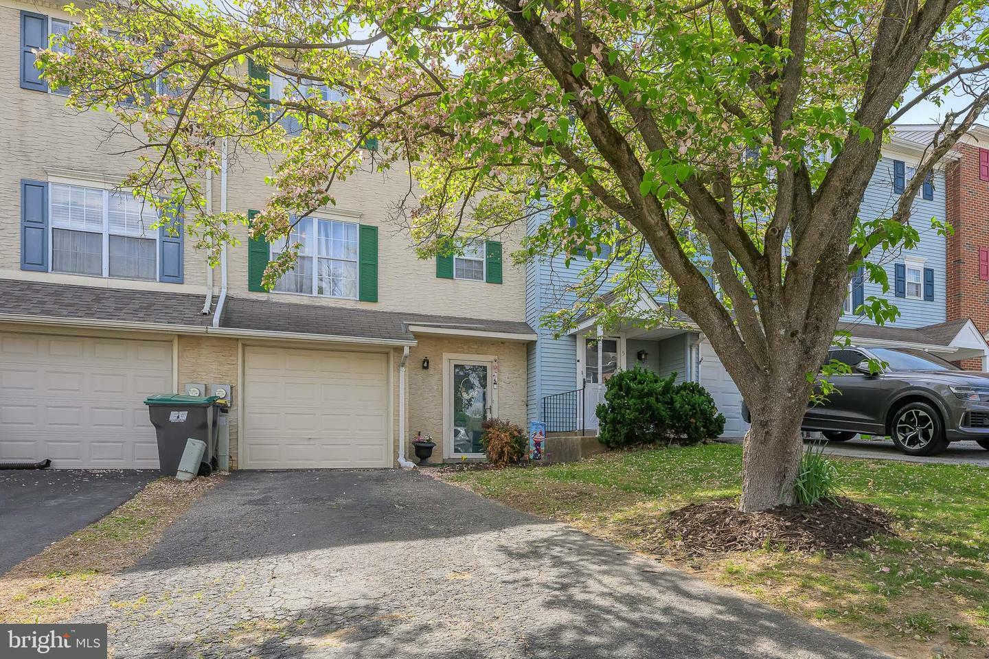 Property Photo: 7 Ingrid Court DE 19808
