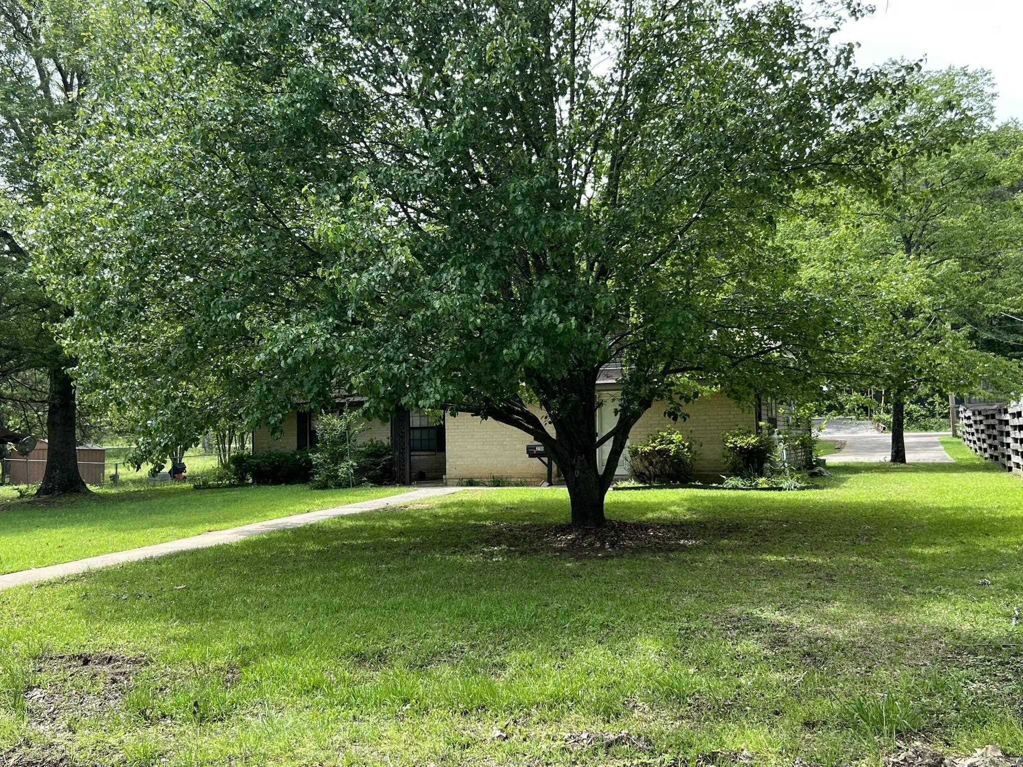 Property Photo: 210 Gary Drive AR 71953