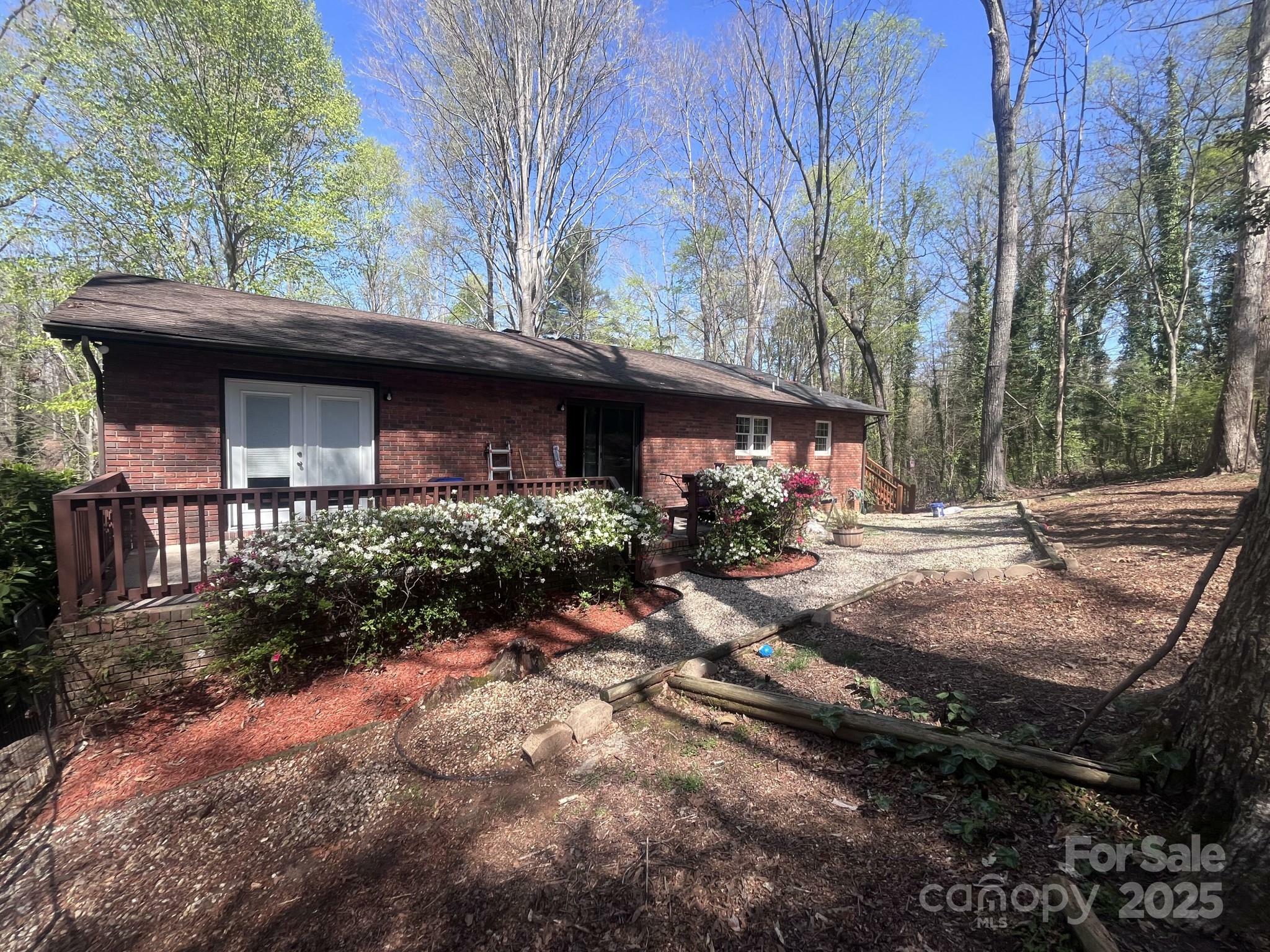 Property Photo: 231 Davis Drive NC 28655