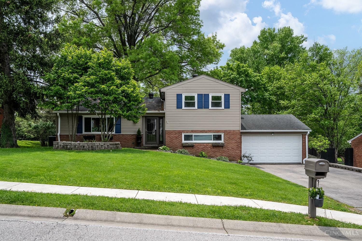 Property Photo: 8389 Holiday Hills Drive OH 45255