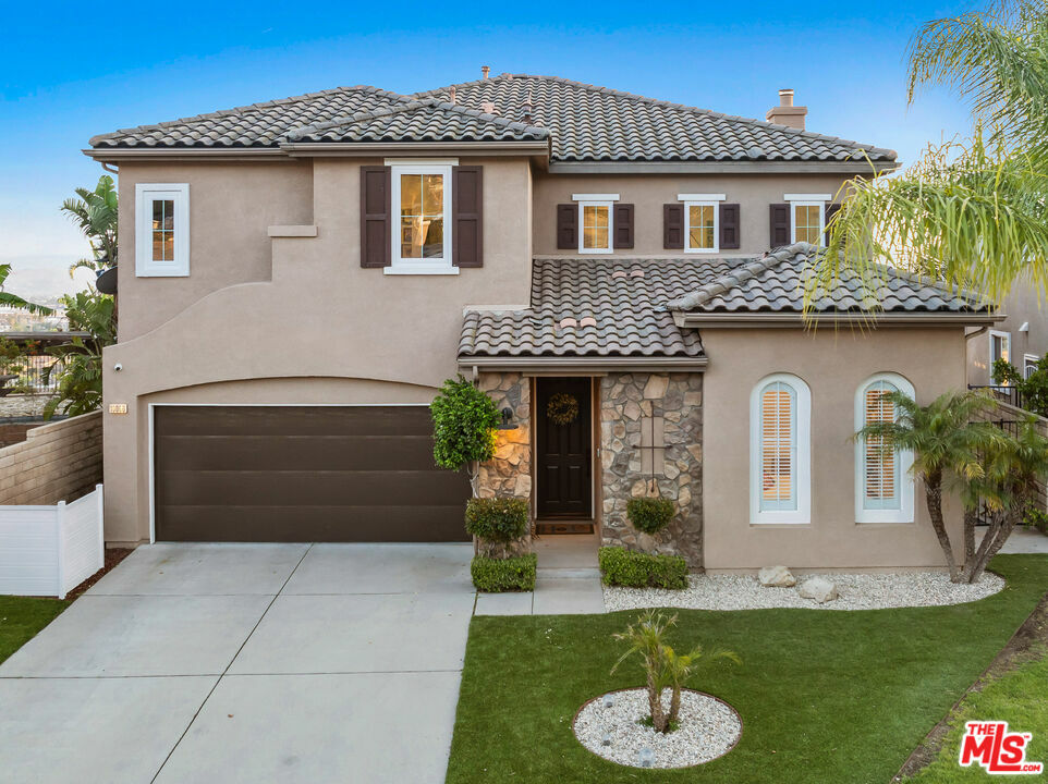 Property Photo: 10066 Chardonnay Ct CA 91352