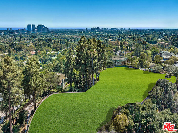 Property Photo: 1005 N Alpine Dr CA 90210