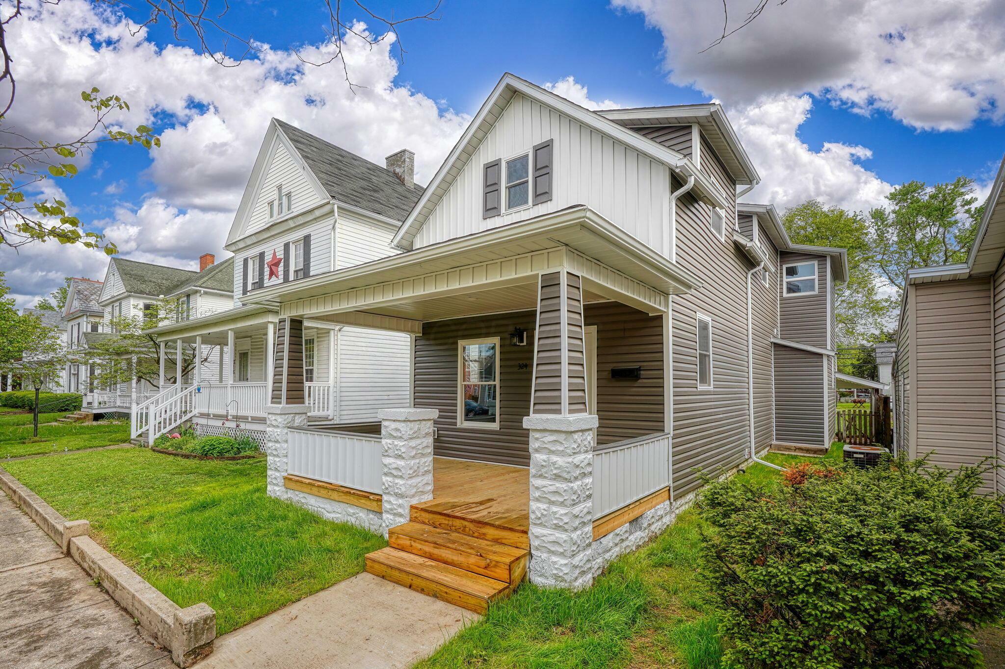 Property Photo: 324 E Mound Street OH 43113