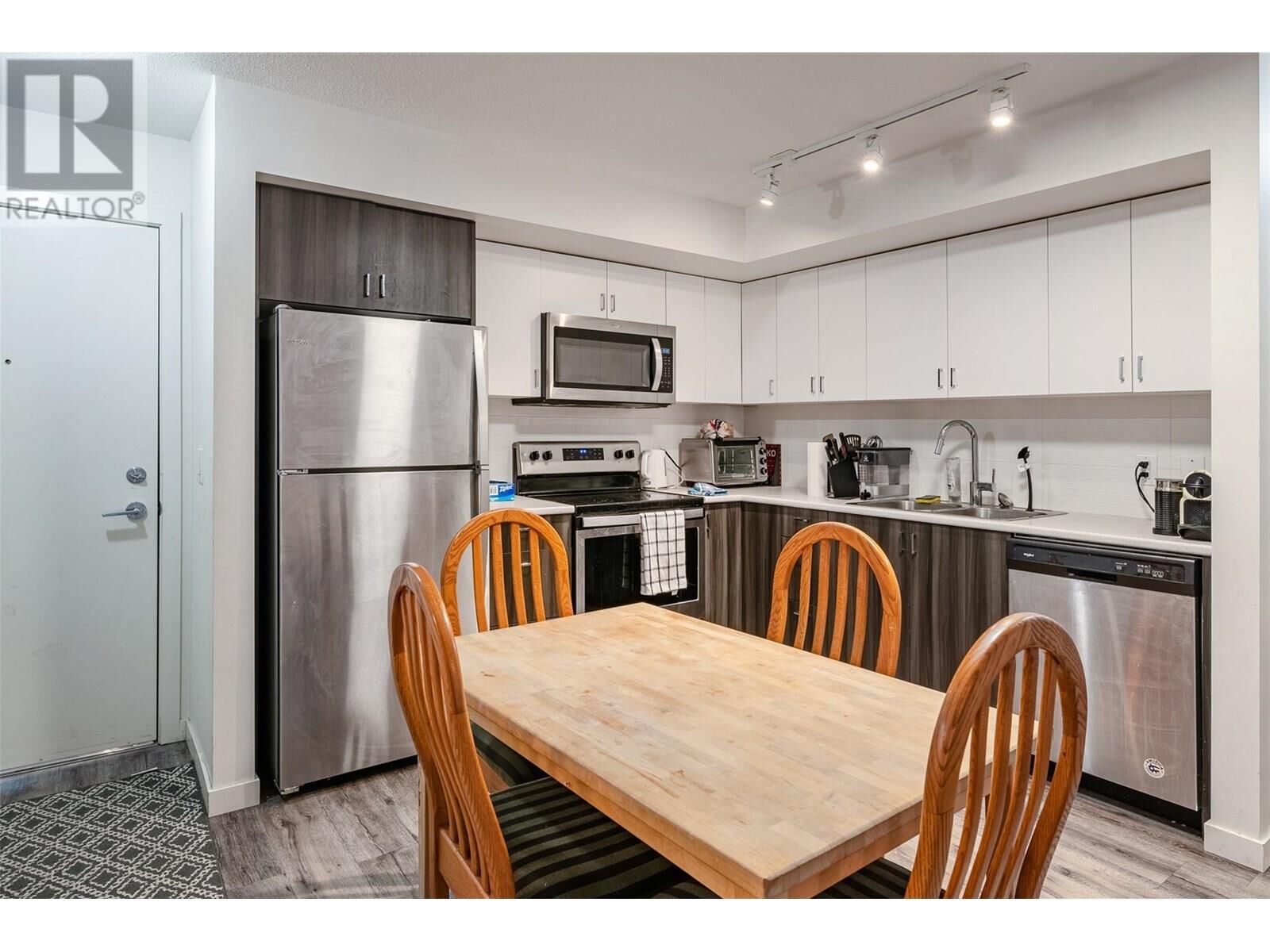 Photo de la propriété:  655 Academy Way 110  BC V1V 3A4 