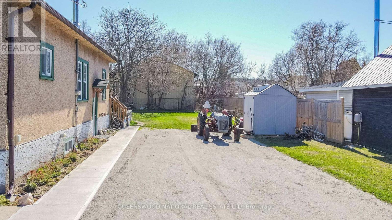 Property Photo: 17 Bay Street North ON K0J 1B0