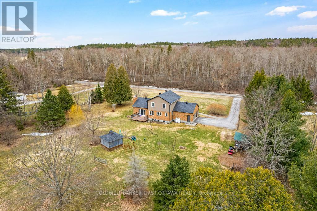 Property Photo: 178 Lynx Hollow Road ON K0A 2X0