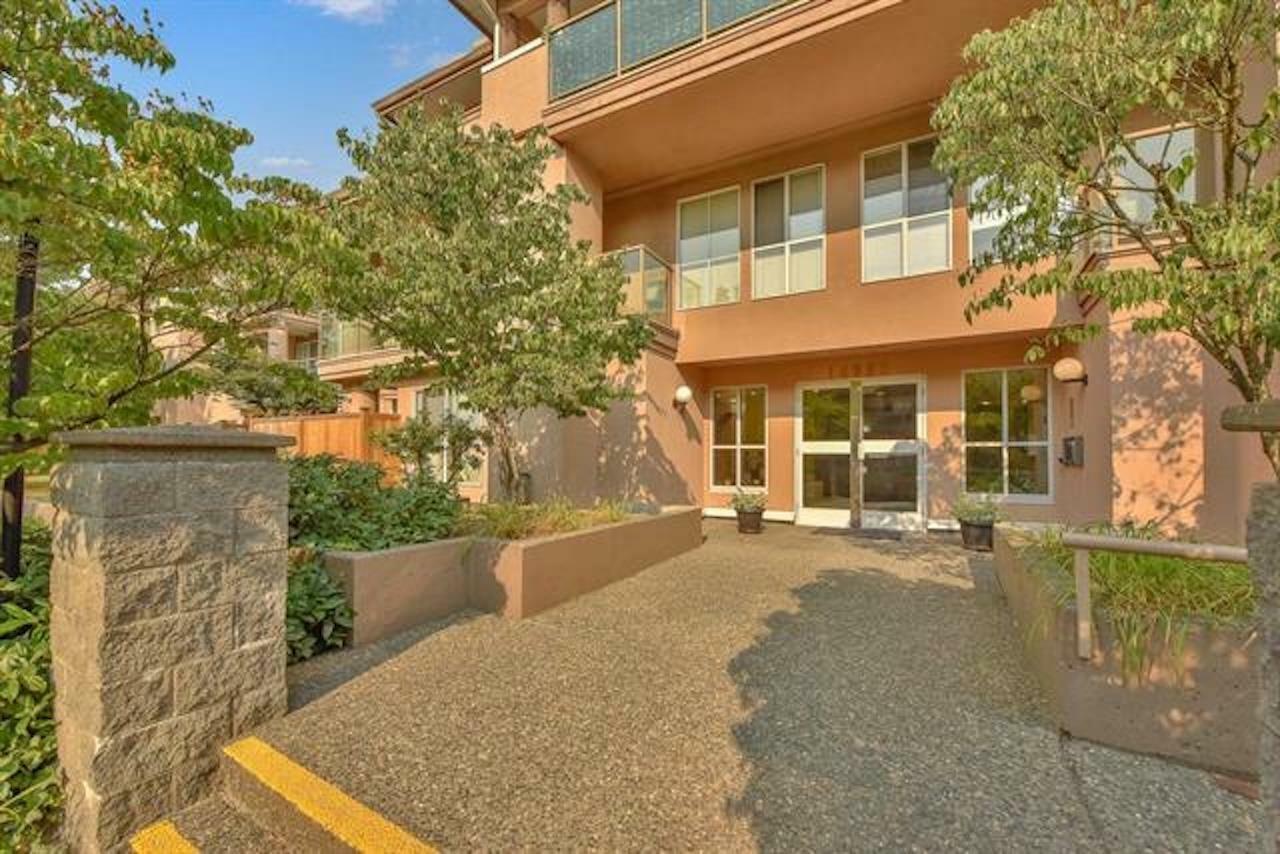 Property Photo: 14993 101A 104 BC V3R 0T1