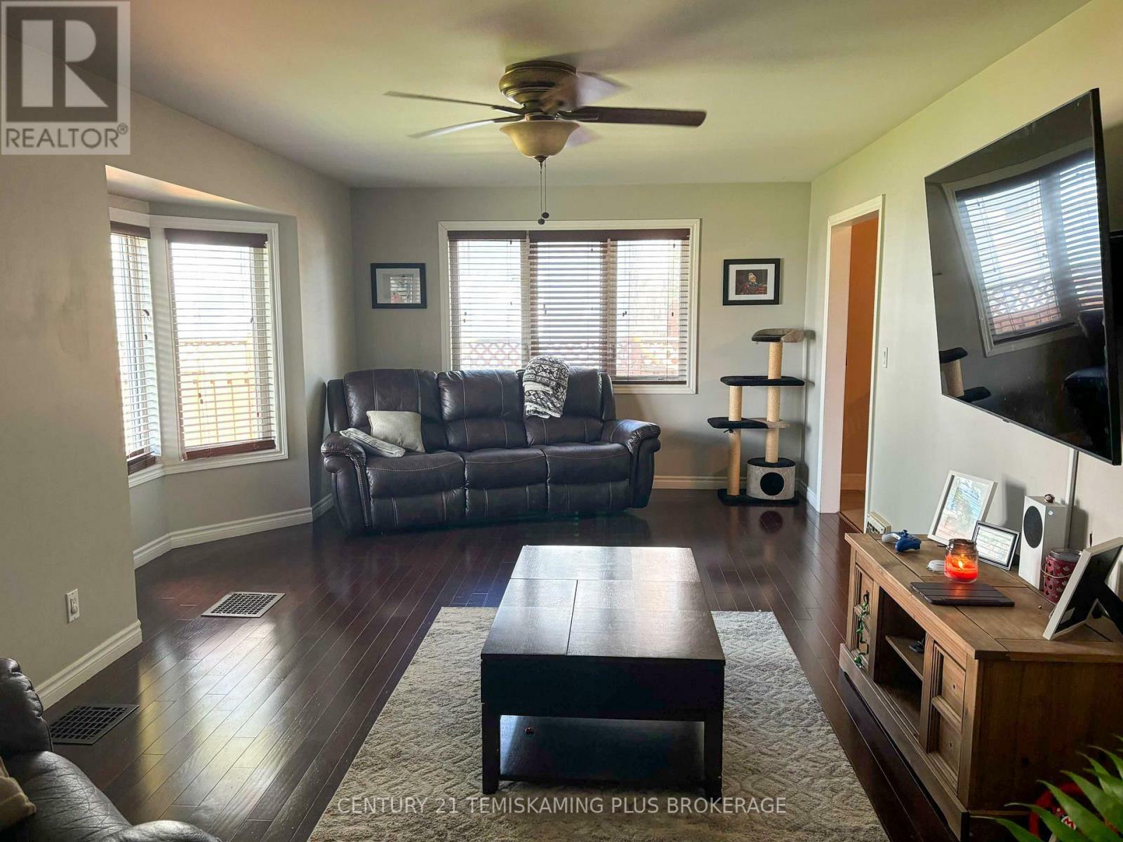 Property Photo: 12 Sixth Avenue ON P0J 1H0