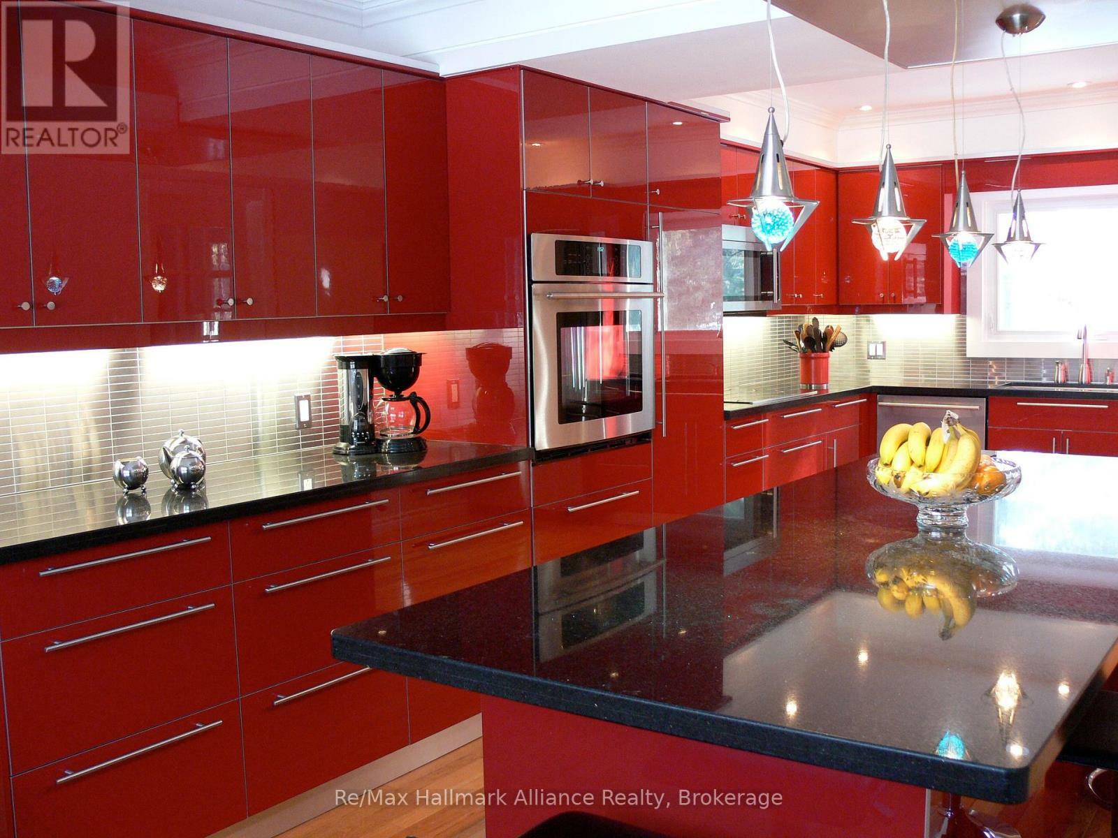 Property Photo: 42 Chartwell Road ON L6J 3Z4