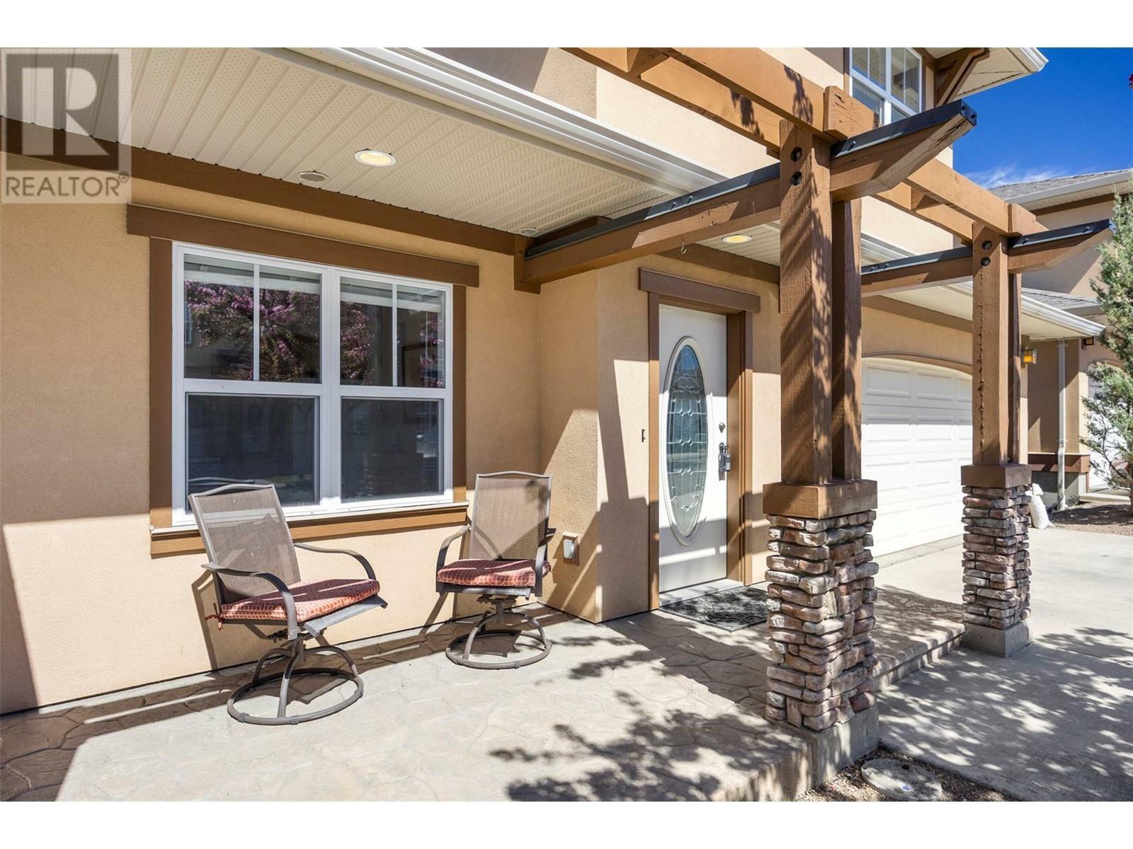 Property Photo: 1055 Aberdeen Drive 4 BC V1S 2A7