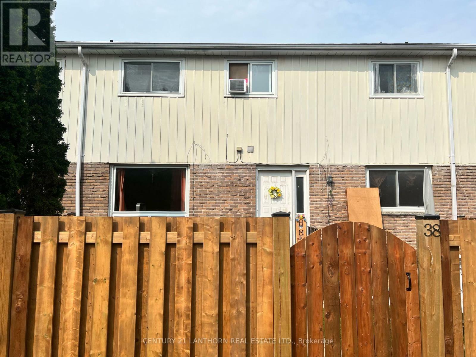 Property Photo: 19 Tracey Park Drive 38 ON K8P 4R4