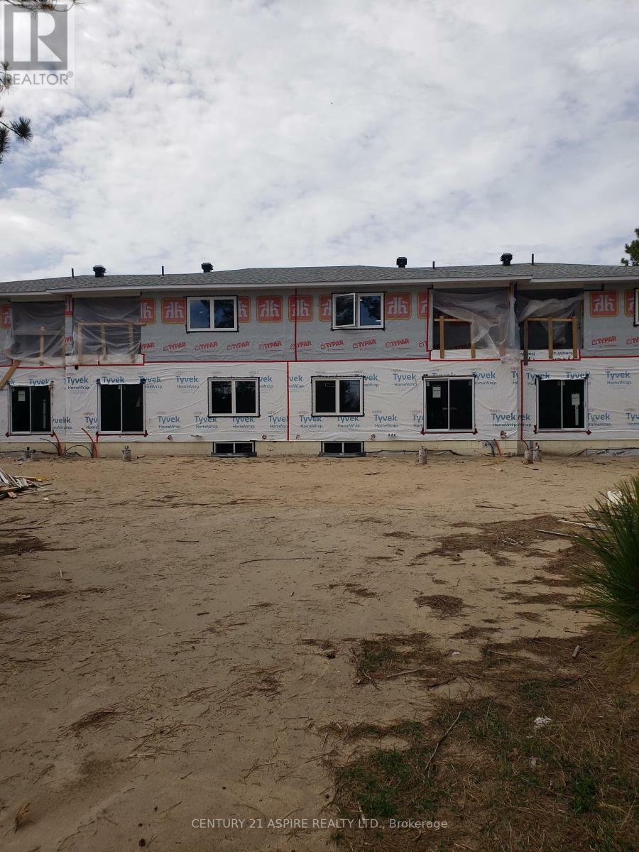Photo de la propriété: 94C Frontenac Crescent ON K0J 1P0