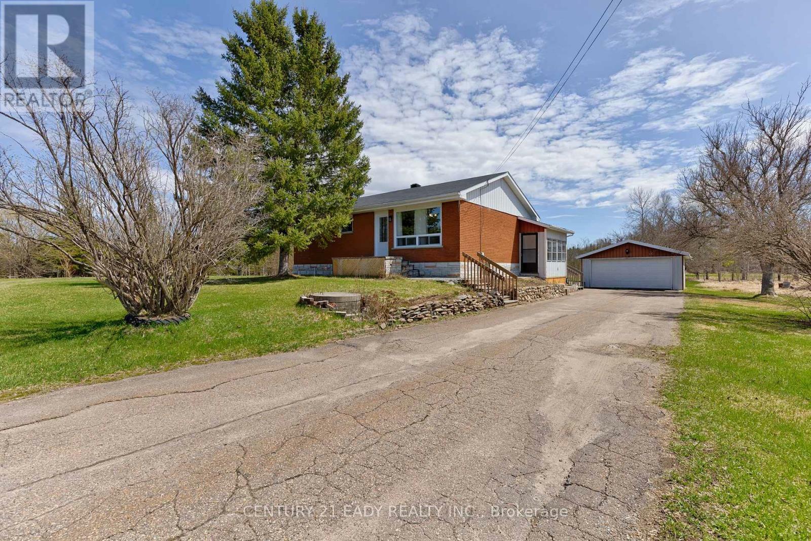 Property Photo: 285 Foymount Road ON K0J 1T0