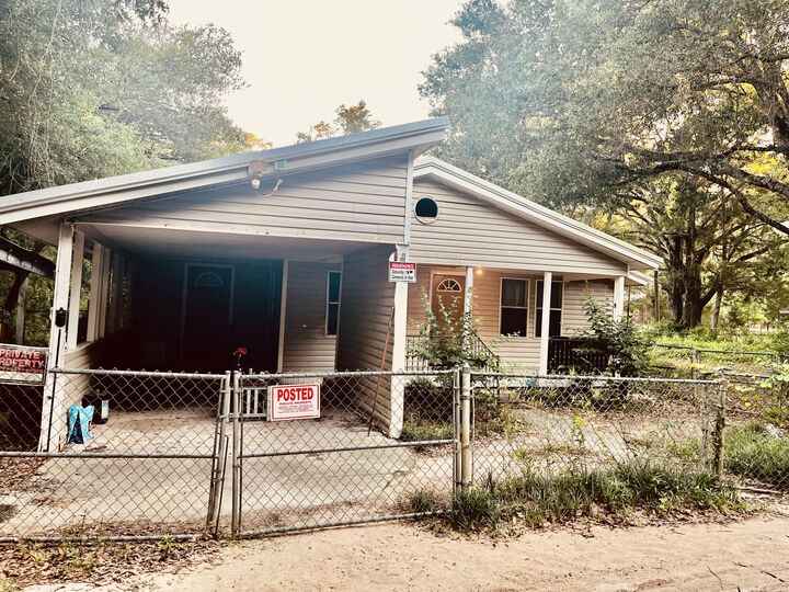 Property Photo:  3040 Register Lane  FL 32539 