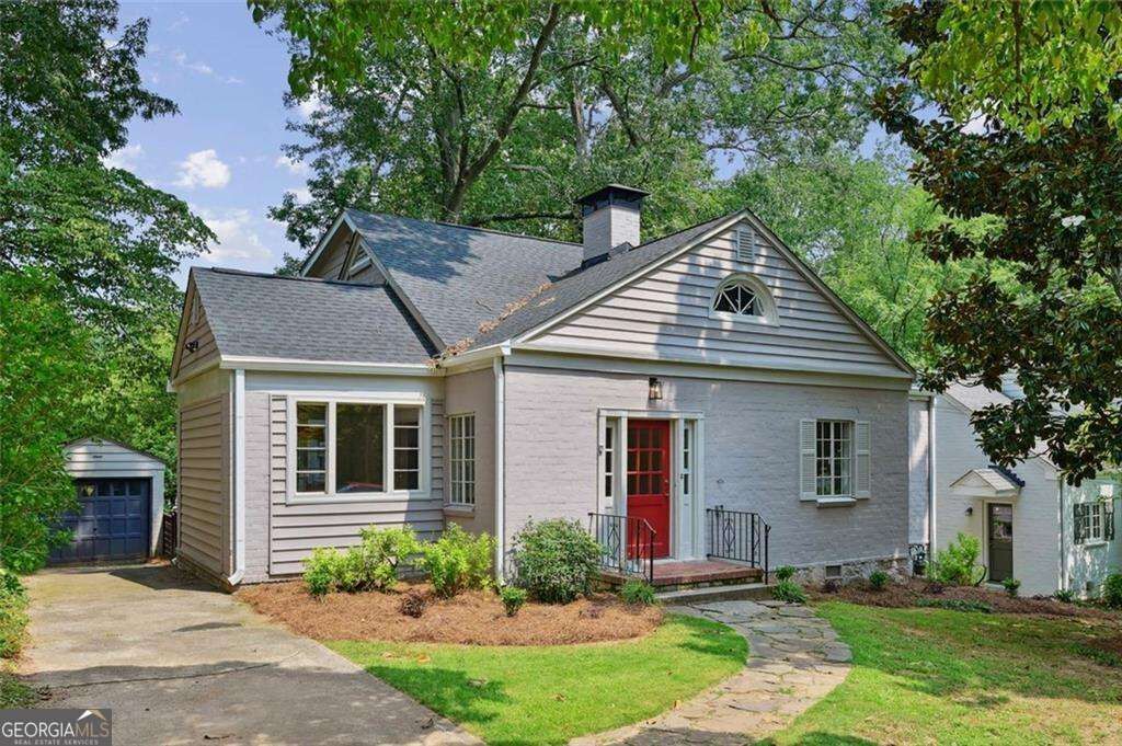 Property Photo:  404 Princeton Way NE  GA 30307 