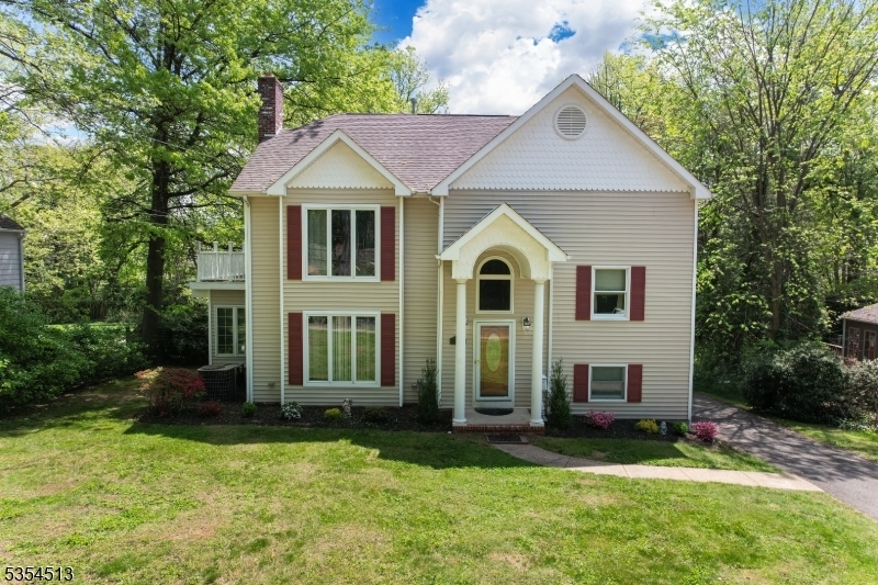 Property Photo: 820 E Broad St NJ 07090