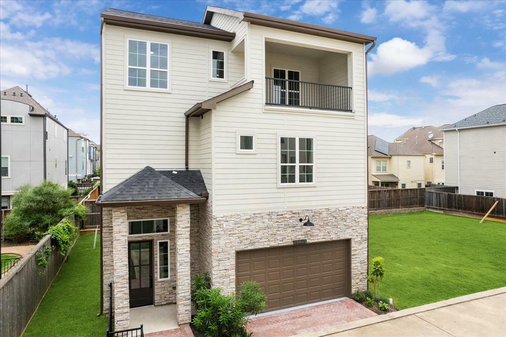 Property Photo: 10935 Brookeshire Chase Lane TX 77043