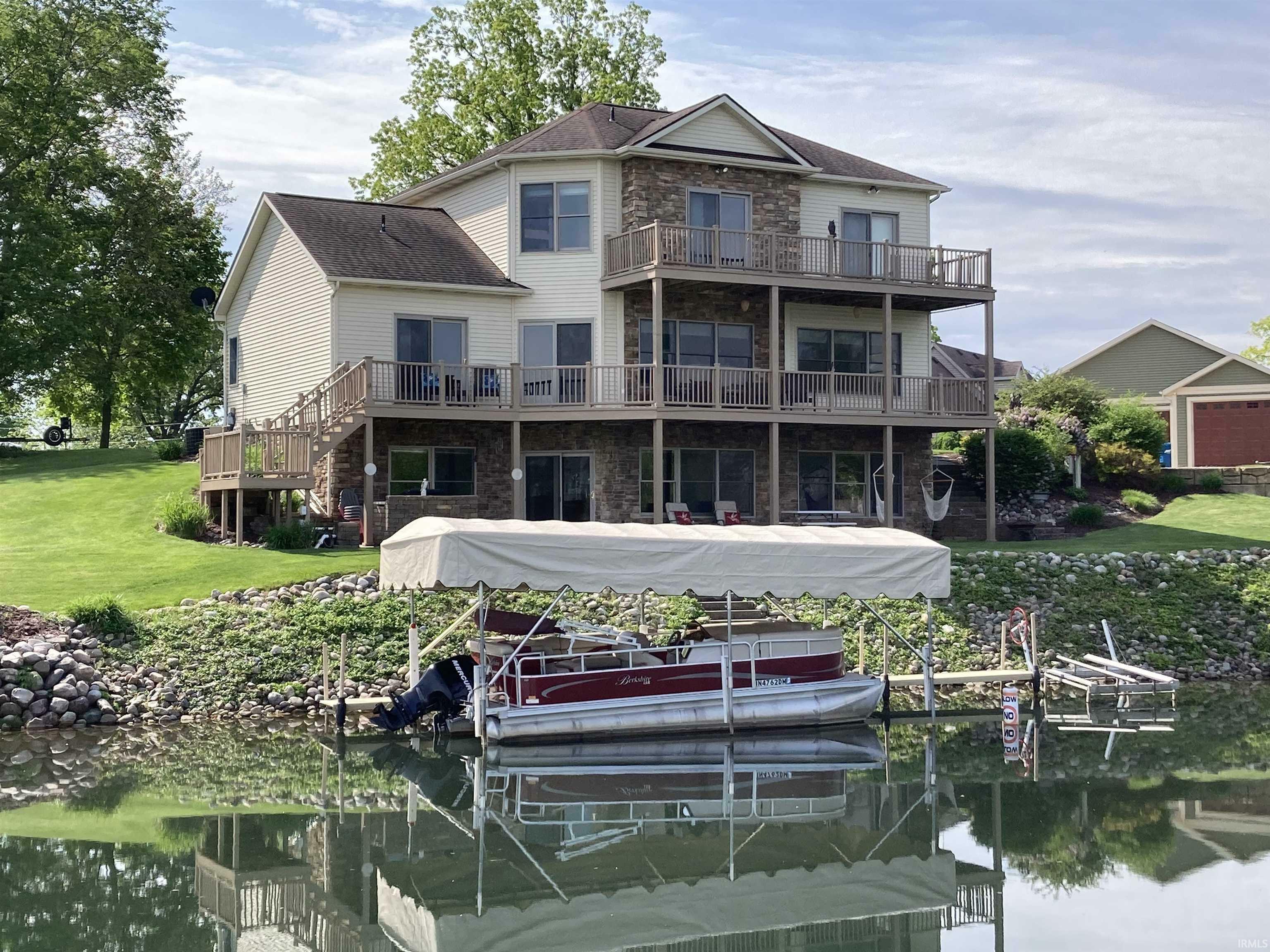 Property Photo: 260 Lane 280E Hamilton Lake IN 46742