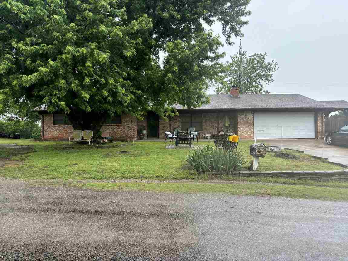 Property Photo: 330 N Hilltop Rd OK 73006