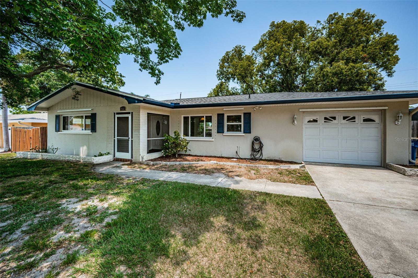 Property Photo: 1622 Elizabeth Lane FL 33755