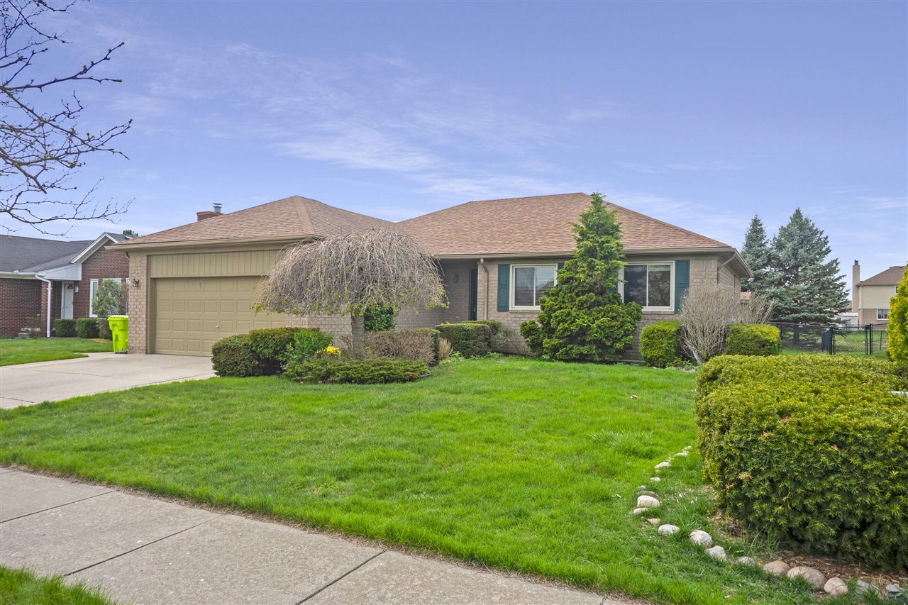 47467 Star Valley Drive  Macomb MI 48044-2960 photo