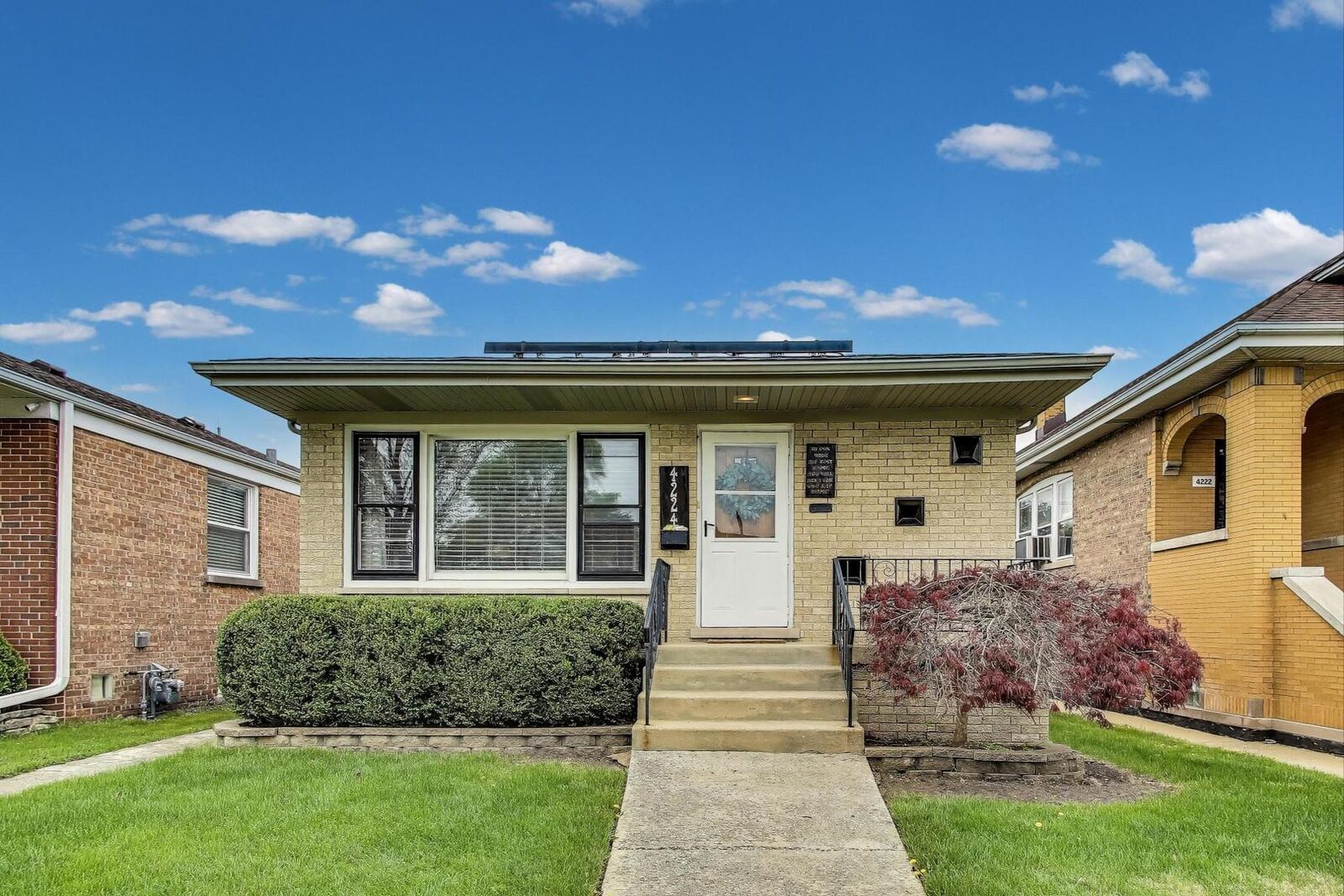 Property Photo: 4224 Maple Avenue IL 60402