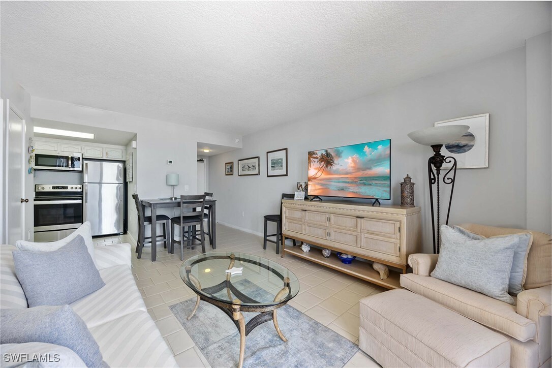 Property Photo: 180 Seaview Court 814 FL 34145