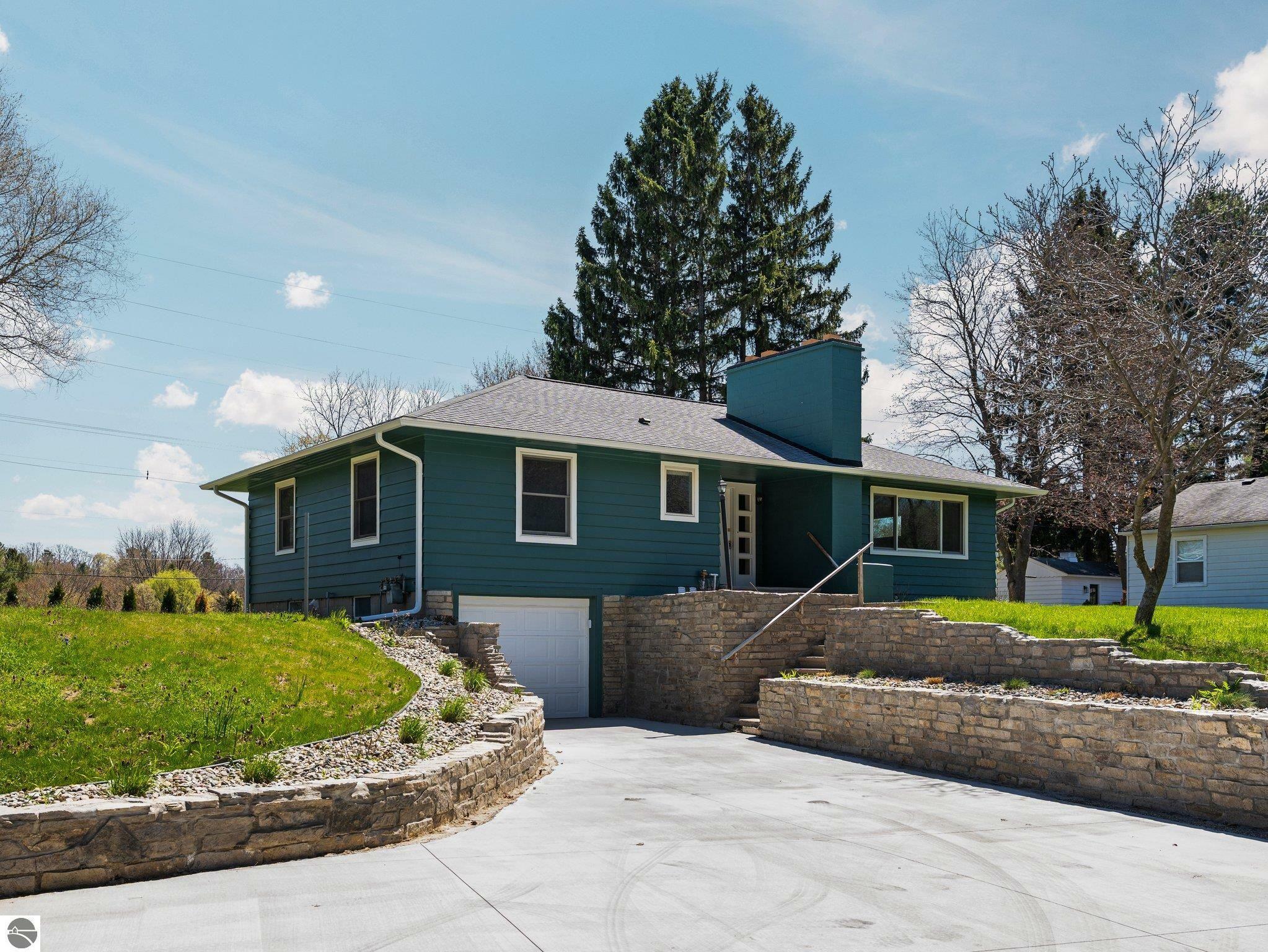 1330 N Orchard Drive  Traverse City MI 49686 photo