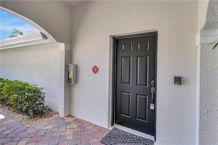 Property Photo:  23156 Rosedale Dr 201  FL 34135 