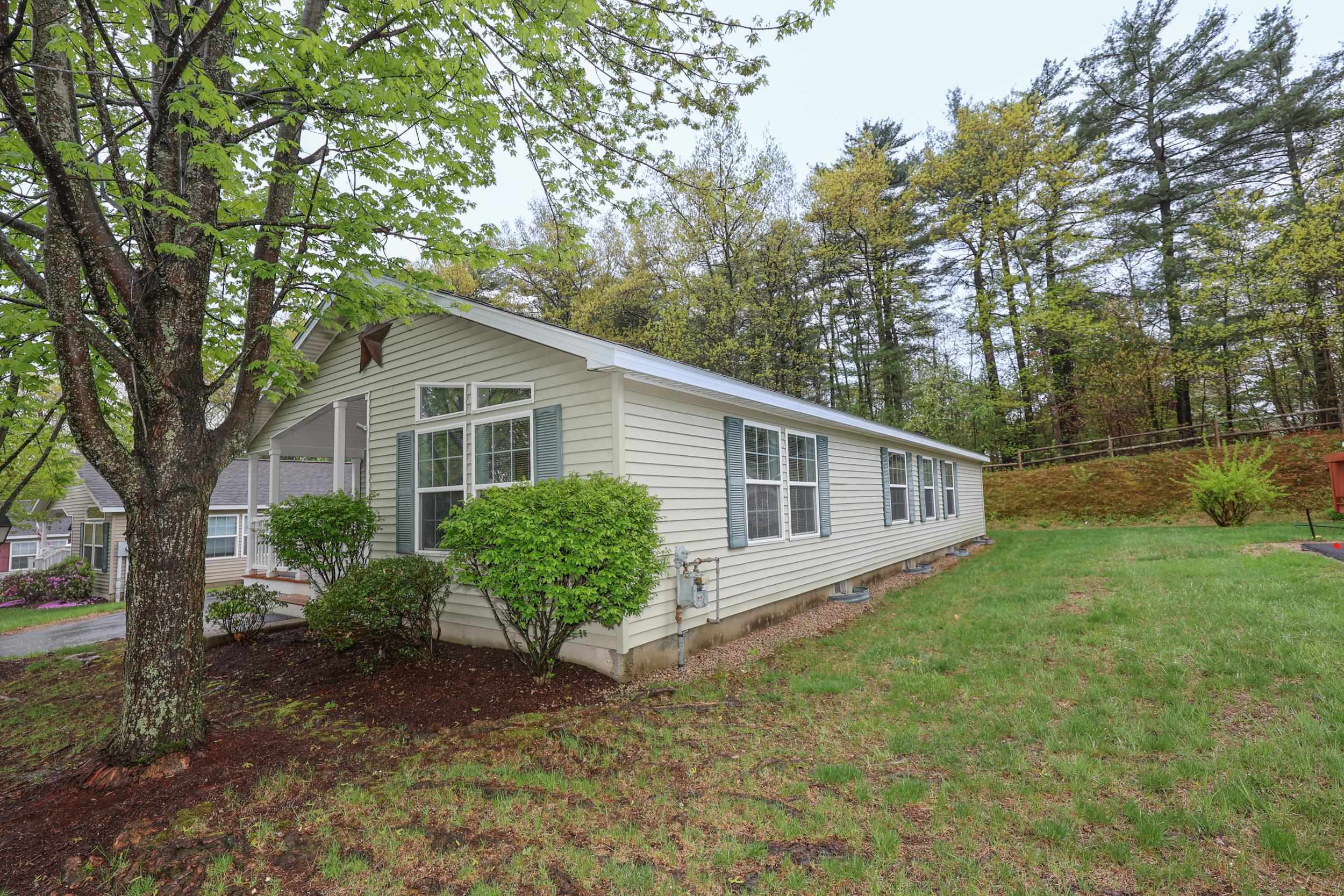 Property Photo: 70 Victorian Way NH 03104