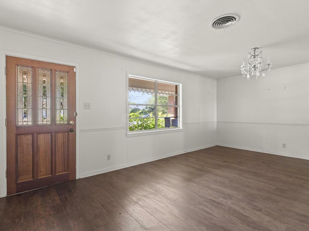 Property Photo: 2212 W 1st Avenue TX 75110