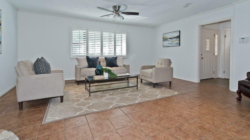 Property Photo: 2812 Buffalo TX 76013