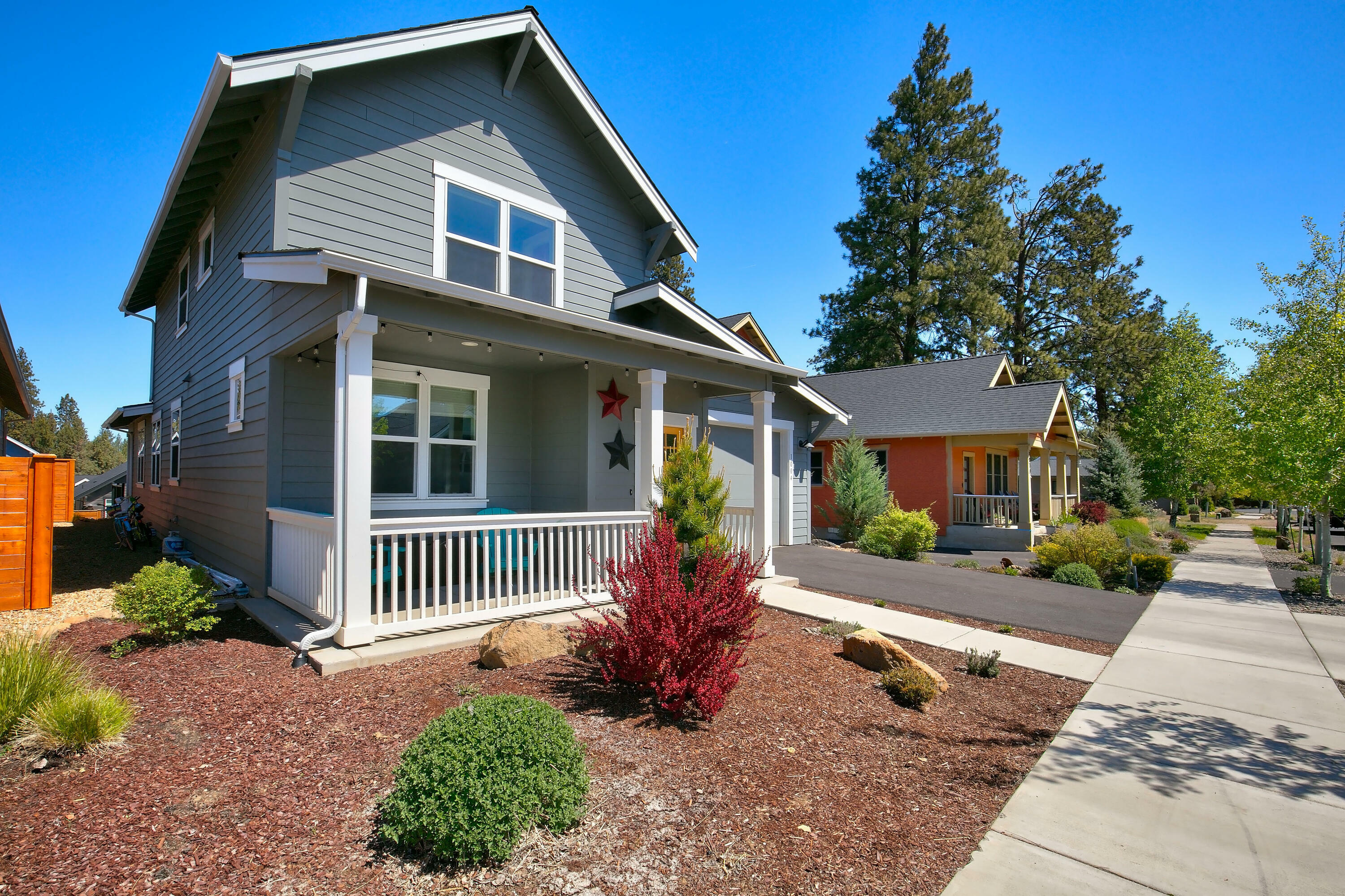 Property Photo: 1004 E Horse Back Trail OR 97759