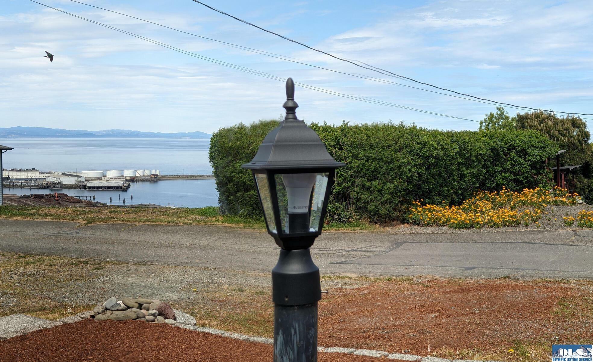 Property Photo:  1225 W 5th  WA 98362 