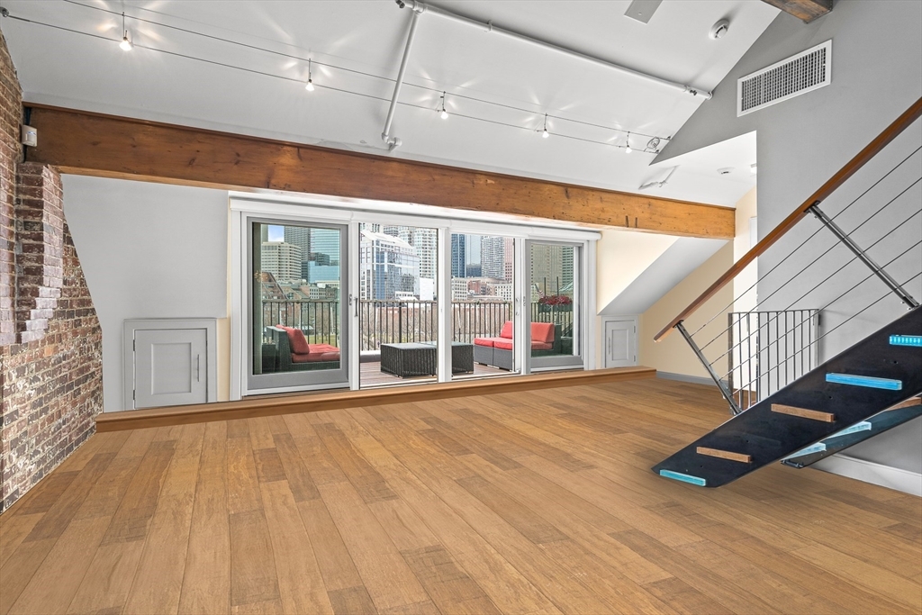 Property Photo: 39 Commercial Wharf 7 MA 02110