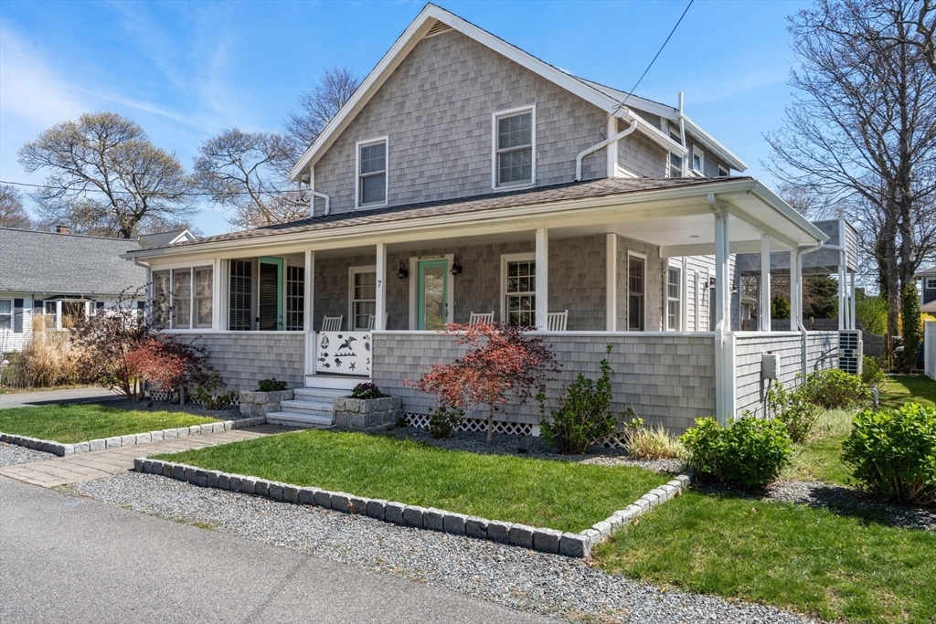 Property Photo: 7 Hawthorne Ct MA 02540