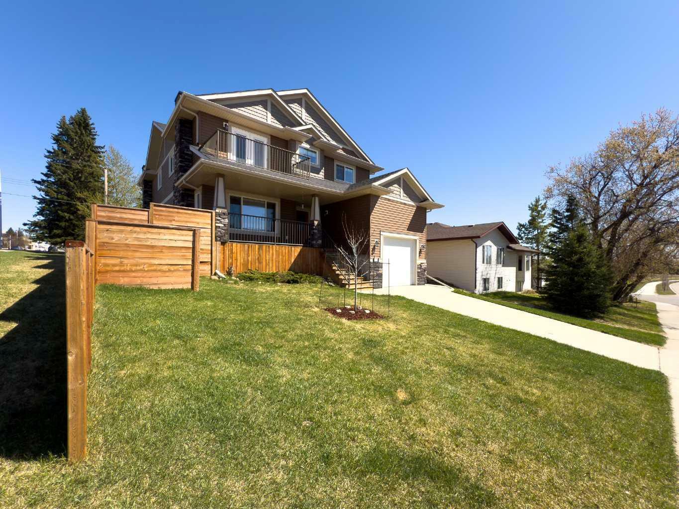 Photo de la propriété: 5315-A 50 Avenue AB T4T 1E5