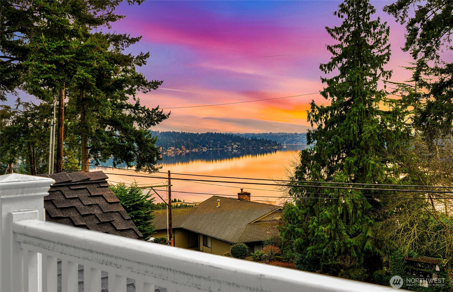 Property Photo:  4032 W Mercer Way  WA 98040 