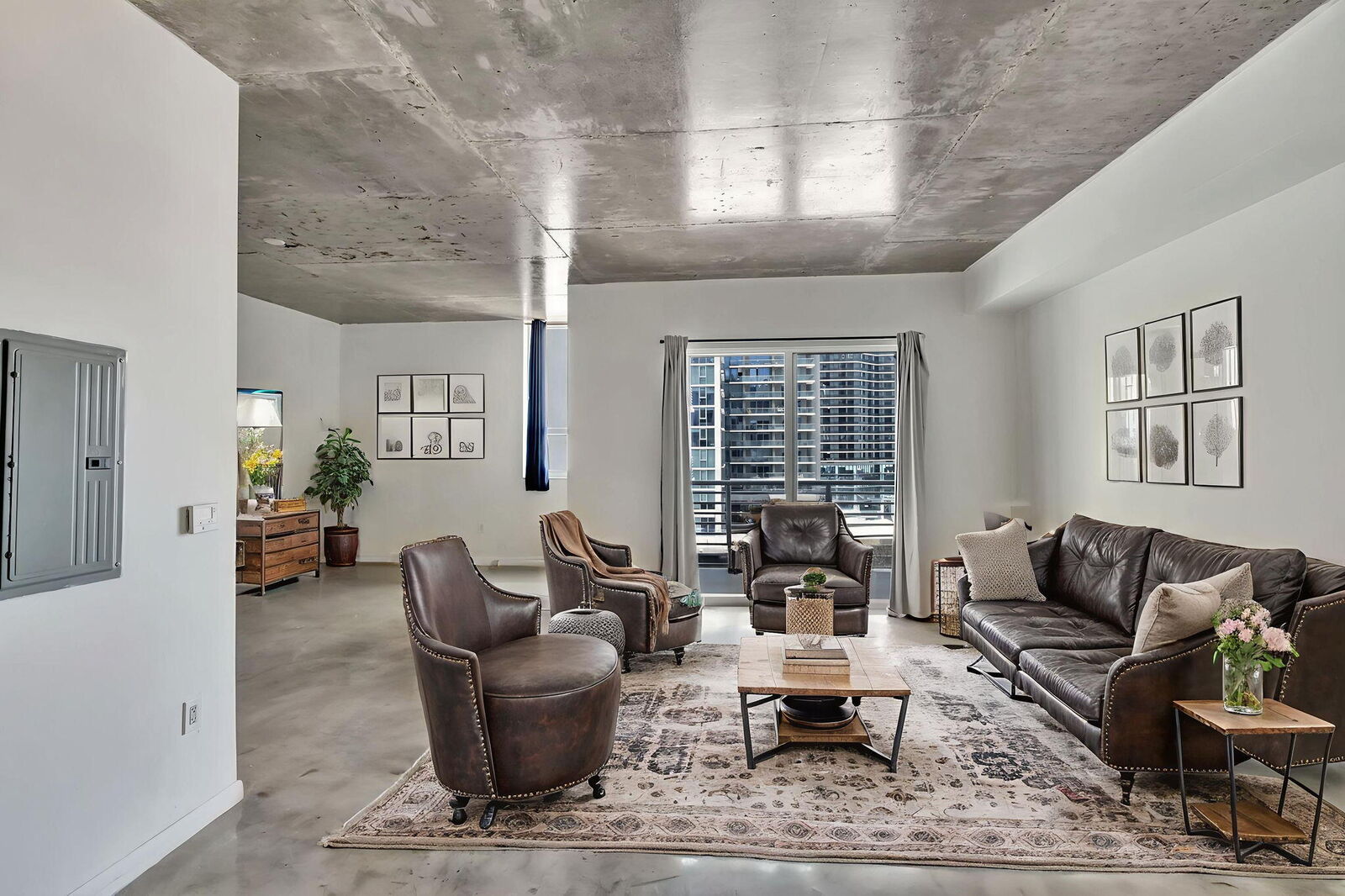 Property Photo:  234 NE 3rd Street 2206  FL 33132 