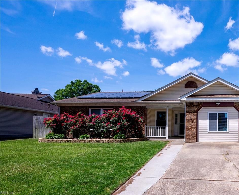 Property Photo:  1109 Spindle Xing  VA 23455 