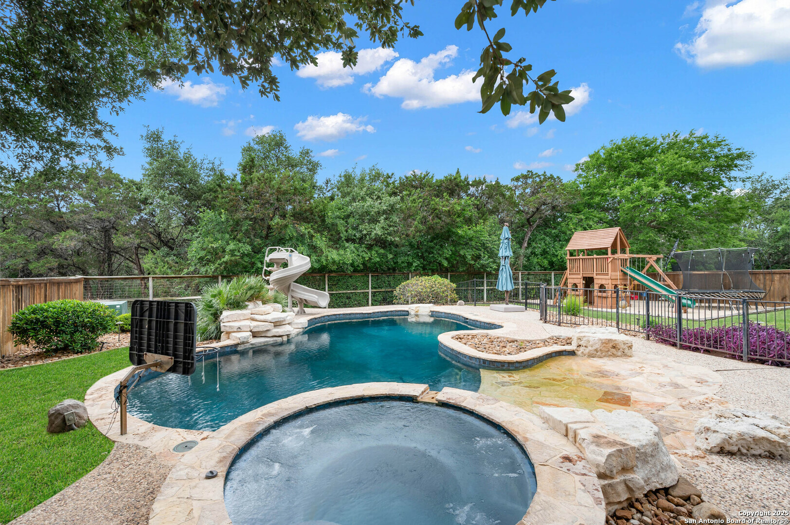 Property Photo: 3102 Ivory Creek TX 78258