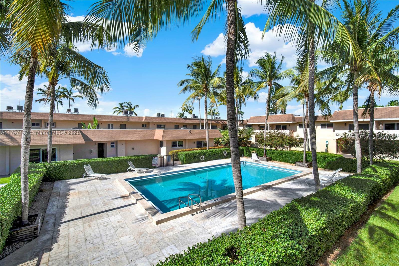 Property Photo: 14500 SW 88th Ave 204 FL 33176
